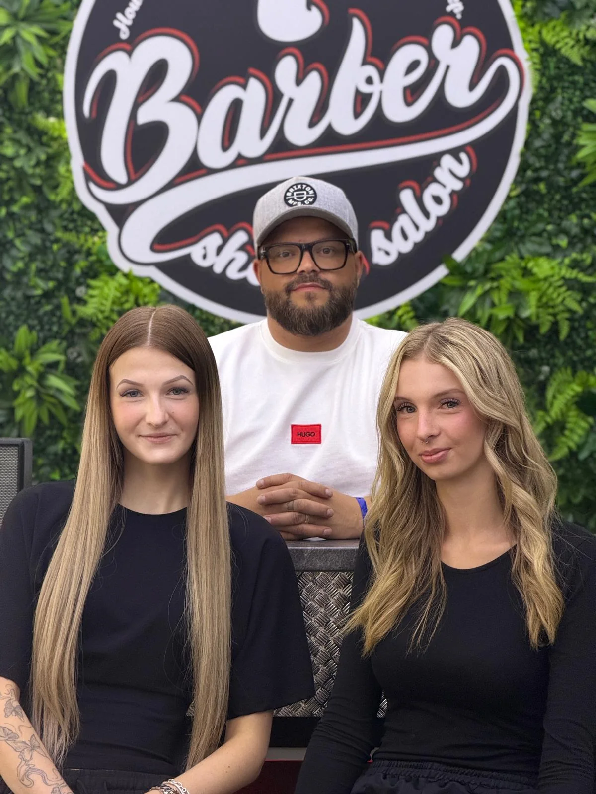 Jarda, Anežka a Beáta — skutečný tým 7 Barber v Plzni
